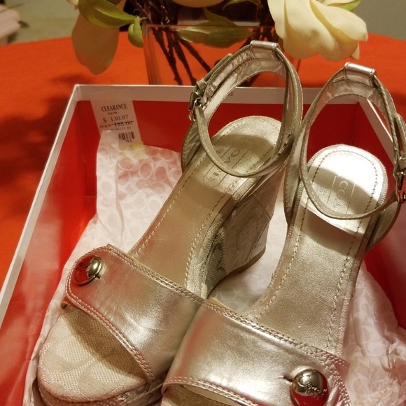 Coach platinum wedge - Picture 2 of 3